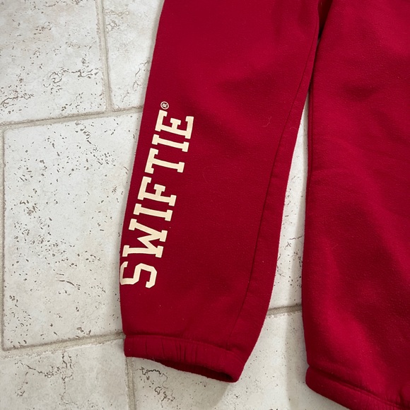 Taylor Swift Swiftie Large Red Sweatpants - Picture 2 of 4